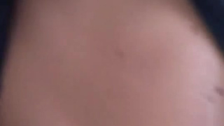 Милаха обсасывает у папы на кухне