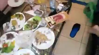 В сауне на двоих шпилят русскую