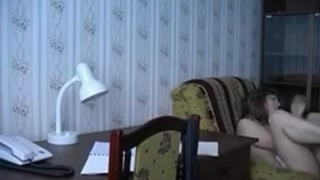 Зрелый парень классно развлекается с развратной куртизанкой